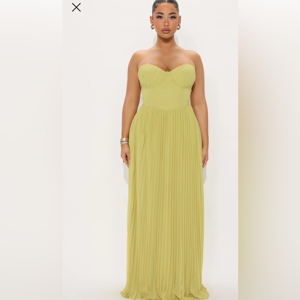 *SOLD* Fashion Nova Elegant Strapless Green Dress - Picture 1 of 6